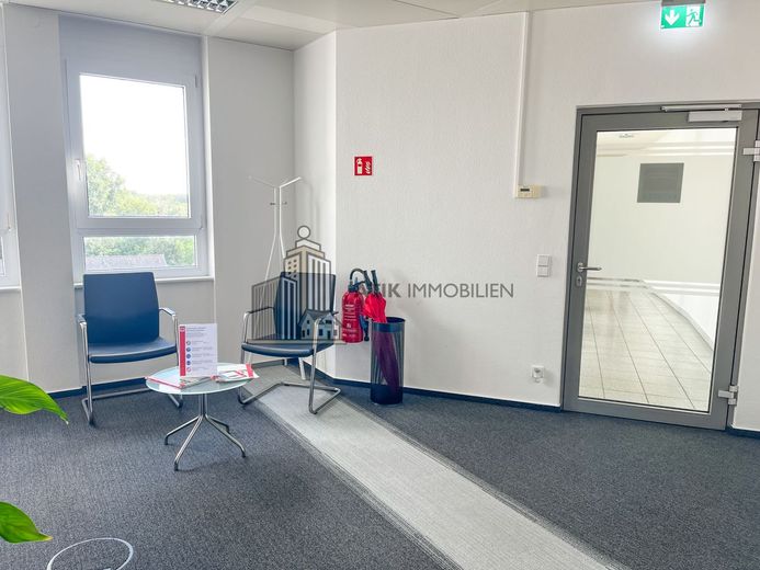 ATIK: Moderne Büro-/Praxisflächen in idealer Lage - hochwertig ausgestattet – Eingangsbereich