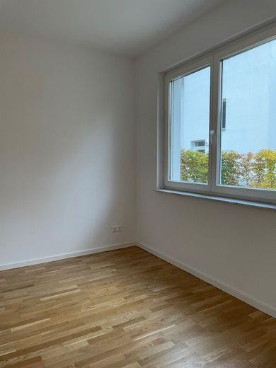 Wohnen am See in der Natur: Moderne Wohnung mit Terrasse und Garten – Foto 13