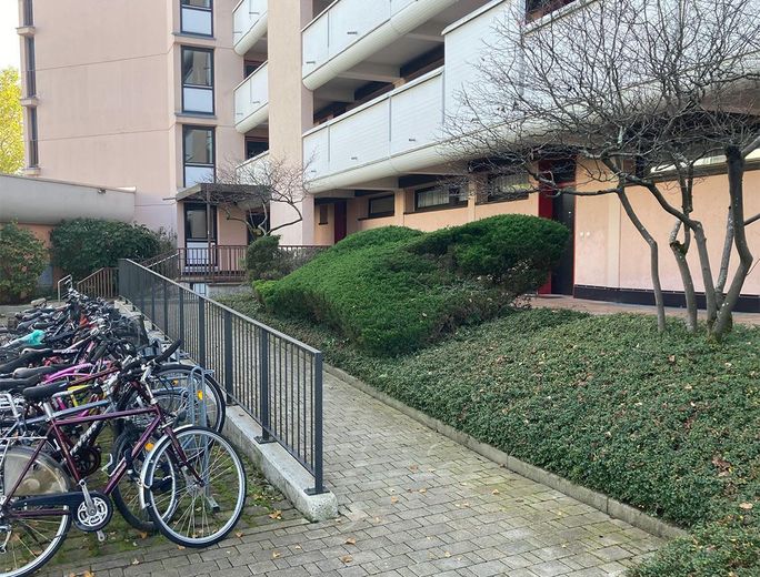 Luminoso appartamento di 2 locali con terrazza in soleggiata posizione SW davanti a un ampio parco verde – Eingangsbereich