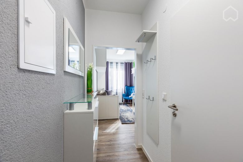 Appartement d’affaires intelligent : meublé avec élégance et modernisé (loyer tout compris) – Flur