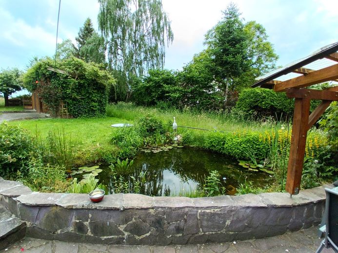 Apartment building / 4 apartments in a green setting / large garden / pond / living close to nature – Photo 6