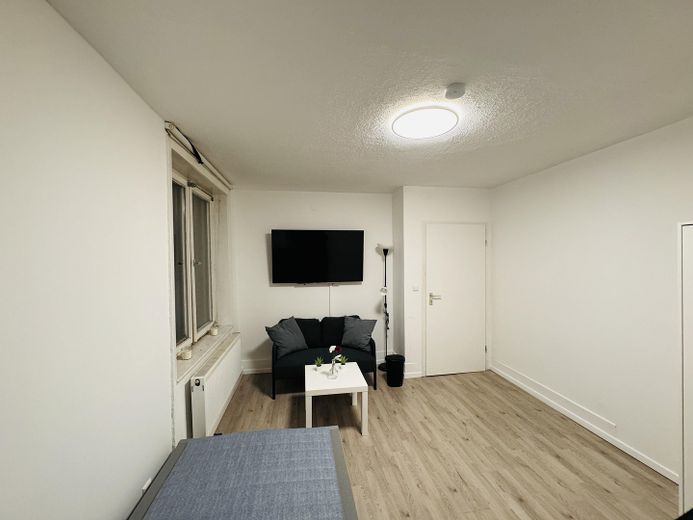 Stuttgart’ta %8 brüt getiri! Tamamen kiralanmış, 5 odalı WG yatırımı ve üst düzey nakit akışı – Zimmer 3