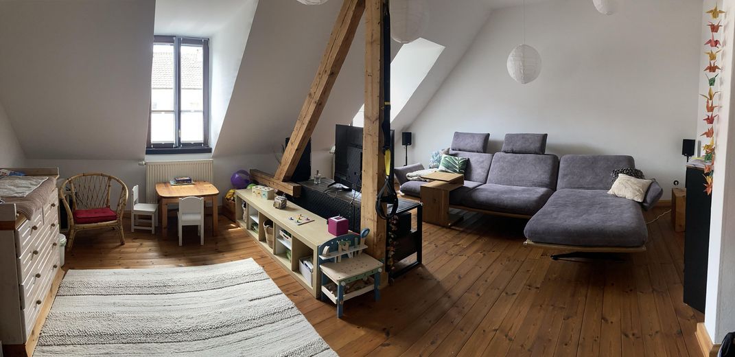 Magnífico apartamento dúplex de época de 3,5 habitaciones con cocina equipada en el corazón de Mannheim – Wohnzimmer