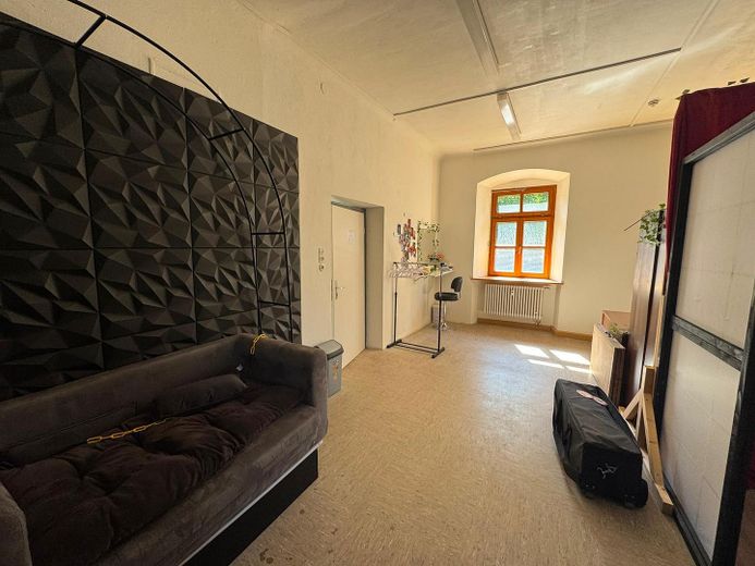 55 m² Gewerberaum – große Fenster & 3 m Raumhöhe – nur 275 € monatlich – Foto 6