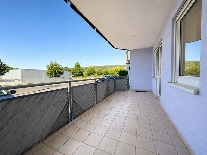 Frisch renovierte 3-Zimmer-Wohnung mit Balkon & Stellplatz in Weikersheim – Balkon / Loggia