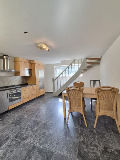 Mehrfamilienhaus, Dreifamilienhaus mit Loft Charakter u. Dachterrasse in Krefeld – Küche Wohnung 1