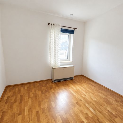**Posizione centrale privilegiata nel centro città** Luminoso appartamento di 2 locali con cucina componibile vicino al campus universitario – Wohnzimmer