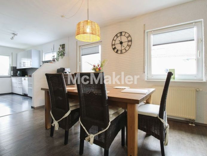 Wohnkomfort trifft Nachhaltigkeit – Großzügige Doppelhaushälfte mit PV-Anlage und Wärmepumpe – Foto 1