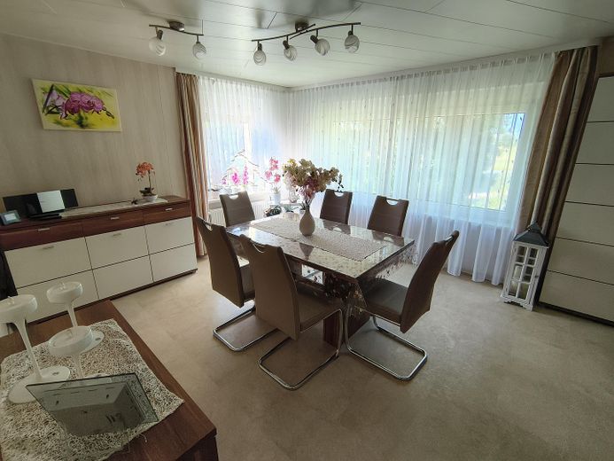 top Haus für zwei Familien, ruhige Lage, super Garten und Pool......Provisionsfrei – Wohnen OG