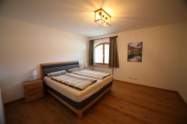 Schlafzimmer 1
