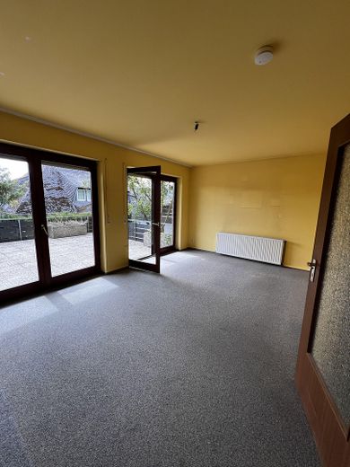 Family house for rent – Schlaf-/Wohnzimmer UG