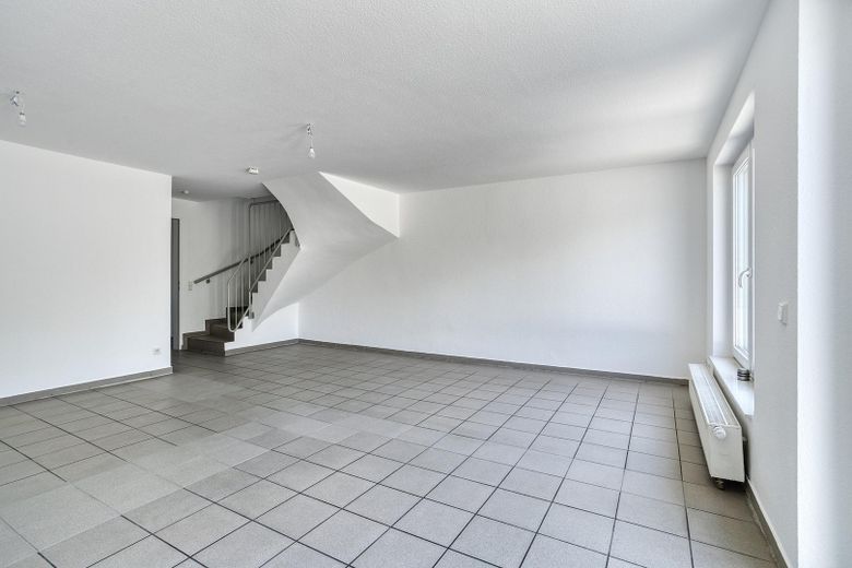 Bj. 2008 | Energieklasse B | Modernes RH mit Dachterrasse in Essen – Wohn-/Essbereich