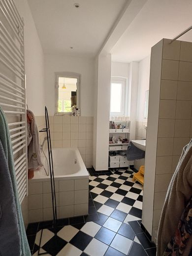 Quiet 5-room period apartment with garden in Kirchheim/Teck – Badezimmer