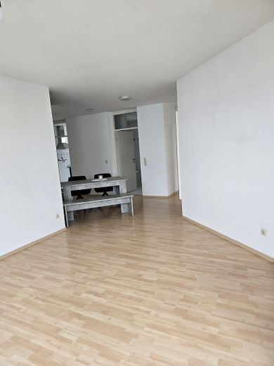 3-Zi.-Wohnung mit 2 Balkonen & EBK – ruhige Lage – Foto 2
