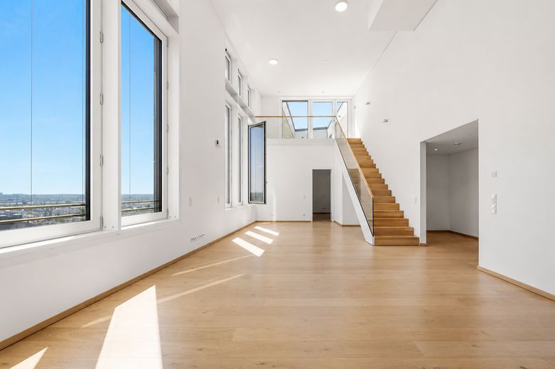 Exclusief 3-kamer-penthouse in het PRÄDIUM Frankfurt | 169 m² | skylinezicht | 18e verdieping – Wohnzimmer