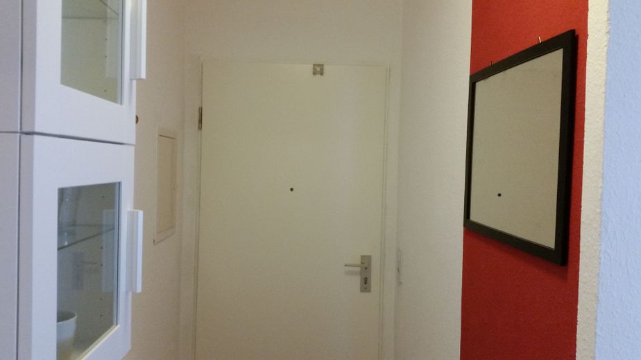 Helle 1-Zimmer-Wohnung in Mannheim Neckarstadt zu verkaufen "provisionsfrei" – Eingang, Flur