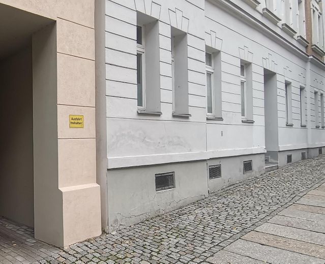 MFH Chemnitz-Kaßberg ca. 7%Rendite VOLLvermiet. WEG-aufget. Fernwärme lfd. instand geh. + Ausbaures. – Weg vor dem Haus