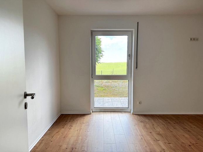 Ampio appartamento al piano terra con 2,5 locali e terrazza a Hemau – Foto 8