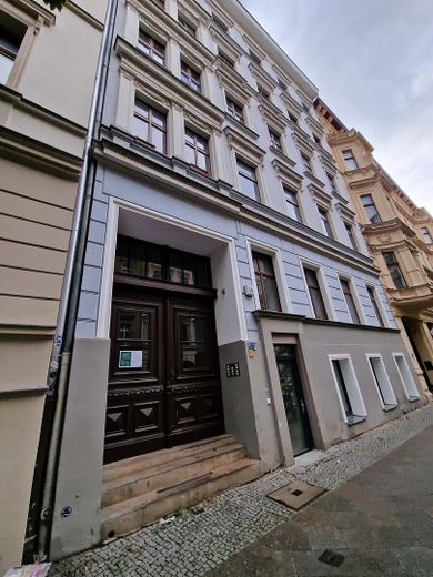 Wohnlich ausgestattete Gewerbeeinheit – Gebäude