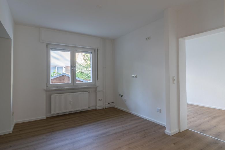 Großzügiges Familienhaus mit Garten in Dreieich Sprendlingen, Grenze Buchschlag – Küchenbereich im EG