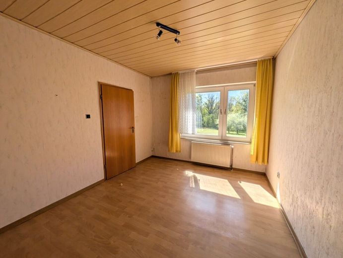 Großes Grundstück in Hüllhorst: Einfamilienhaus mit Potenzial zur Neugestaltung – Bild 11