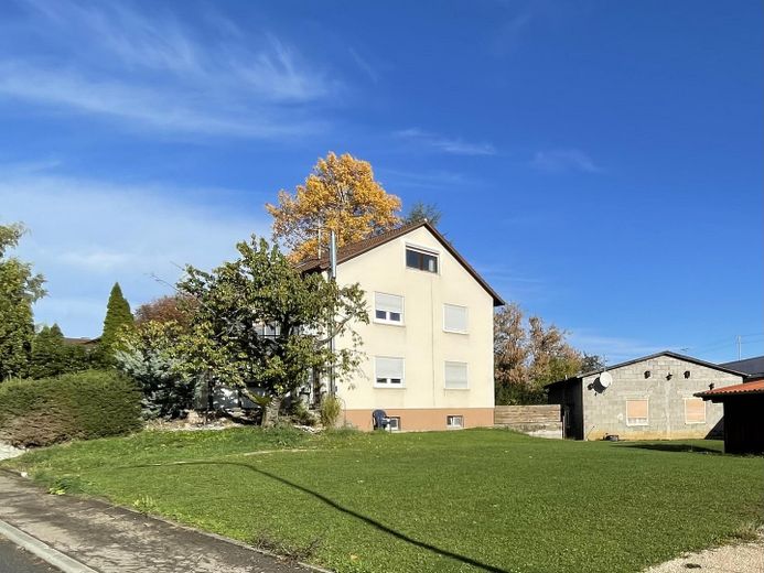 Außenansicht Ost mir Garage