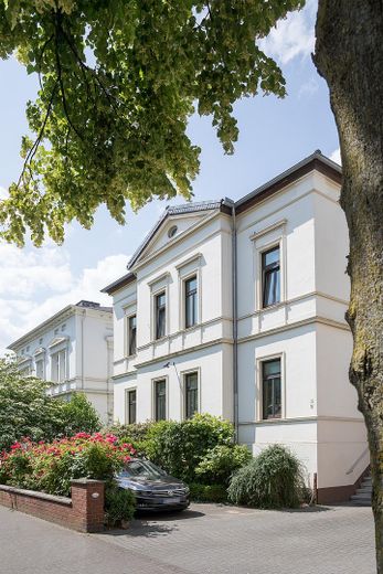 Straßenansicht von Nordost