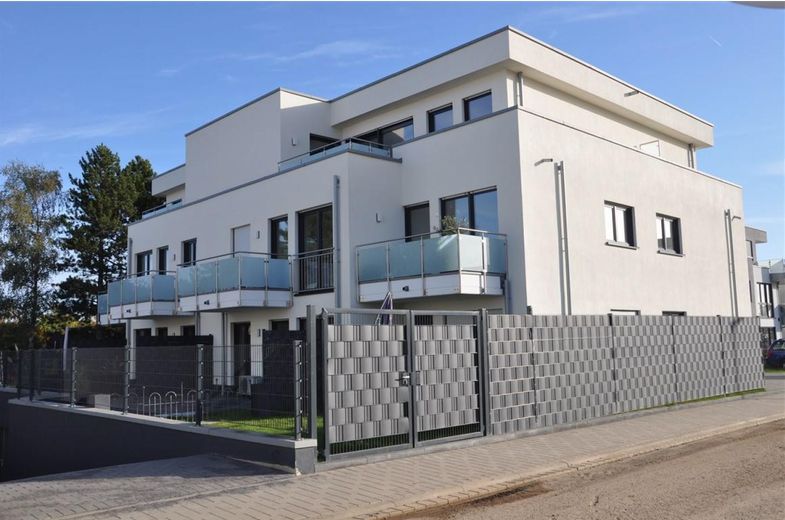 Luxus-Penthouse mit A+ Energiebilanz, Klimaanlage & Restgewährleistung bis 2027 – Straßenansicht