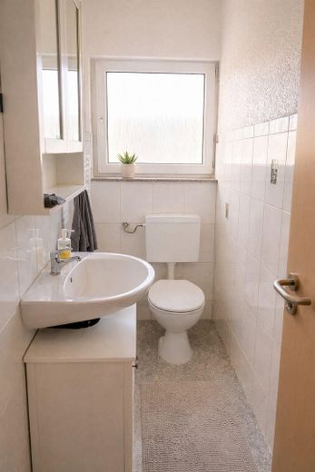 Großzügiges Einfamilienhaus mit Sauna und viel Platz im Hunsrück – Gäste WC DG