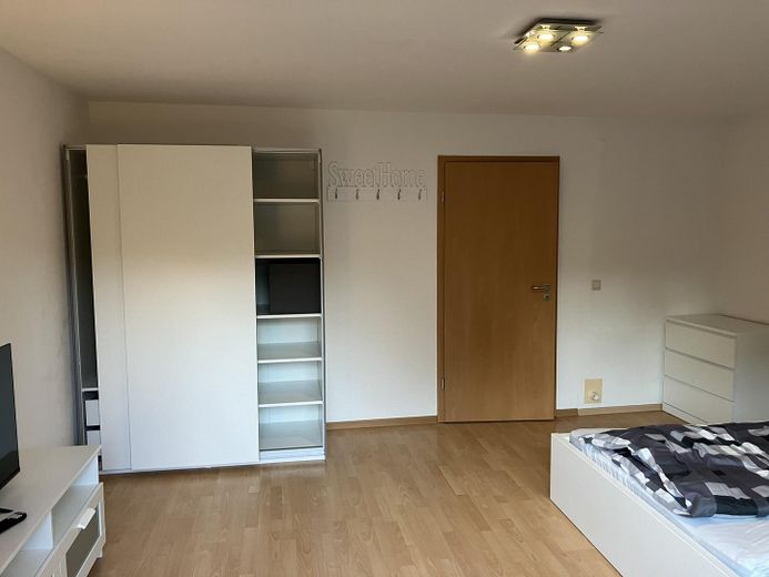 Tolles WG-Zimmer (19m^2) in Leinfelden mit Terrasse (TOP LAGE, ALLES NEU) – EG 19 m^2 