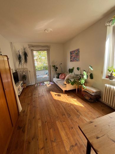 Suitable for a shared flat, 2 balconies(!), quiet side street, good infrastructure – 13 - wohnzimmer 1