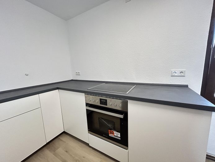 Penthouse - Kapsamlı renovasyon sonrası ilk kullanıma yakın 1 oda (yeni gibi), elektrikli cihazlar dahil – Küche 2
