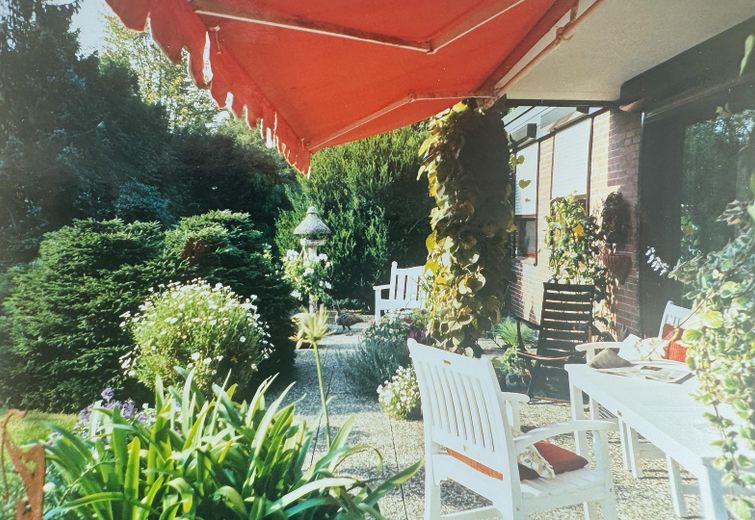 Bungalow w Reinbeku na końcu ślepej uliczki – Terrasse früher