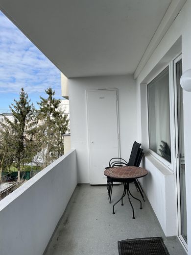 Klimatisierte und Vollständig renovierte Wohnung mit 3 Zimmern, Balkon und Einbauküche in Düsseldorf – Foto 21