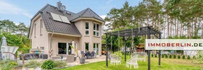 IMMOBERLIN.DE - Modernes Einfamilienhaus mit charmantem Ambiente in idyllischer Lage
