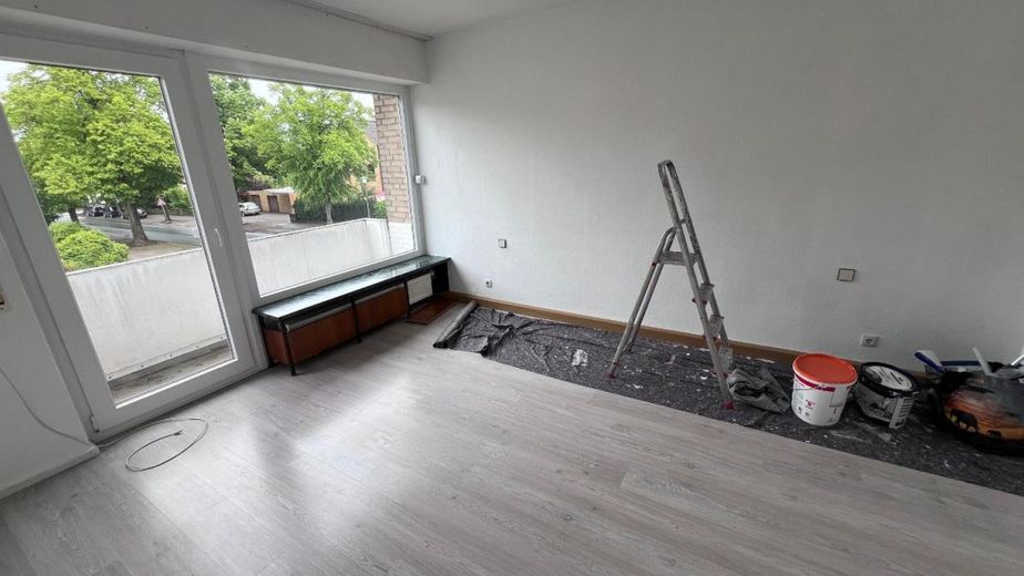 Stilvolle 4-5 Zimmer-Eigentumswohnung mit zwei Balkonen, zusätzlichem Dachgeschosszimmer, Garage und Gartenbereich – Bild 7