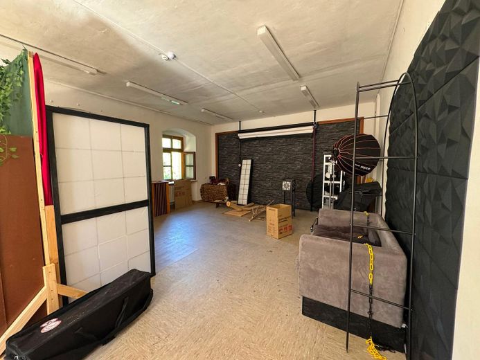 55 m² Gewerberaum – große Fenster & 3 m Raumhöhe – nur 275 € monatlich – Foto 4