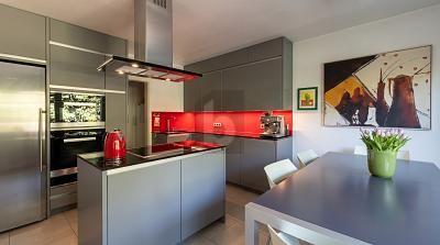 HOCHWERTIGES ZUHAUSE MIT BESONDEREM AUSBLICK – 1777035384_5655b5e.jpg
