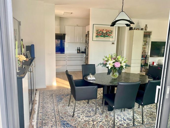 Elegisch penthouse op toplocatie met twee dakterrassen en veel comfort – Esszimmer