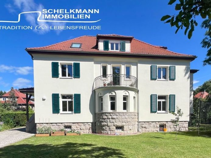 ***RESERVIERT*** Exklusive Altbauwohnung mit eigenem Garten und Stellplätzen – Foto 1