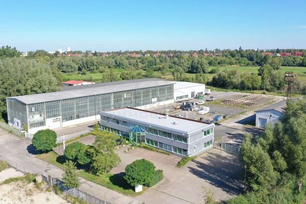 HRO Petridamm–hall, storage/production/office areas, conveniently located, near the overseas port