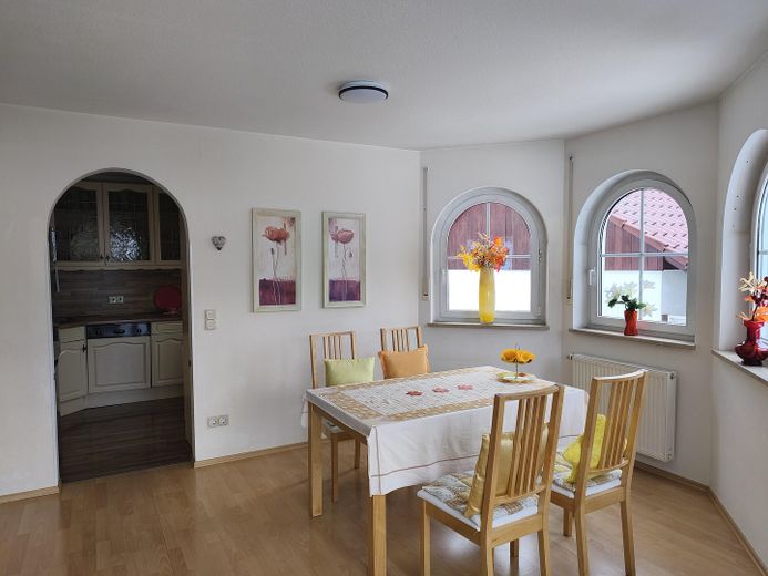 Ideale per famiglia, bifamiliare con appartamento indipendente (ELW), Svizzera Francone, BETZENSTEIN – Photo 3