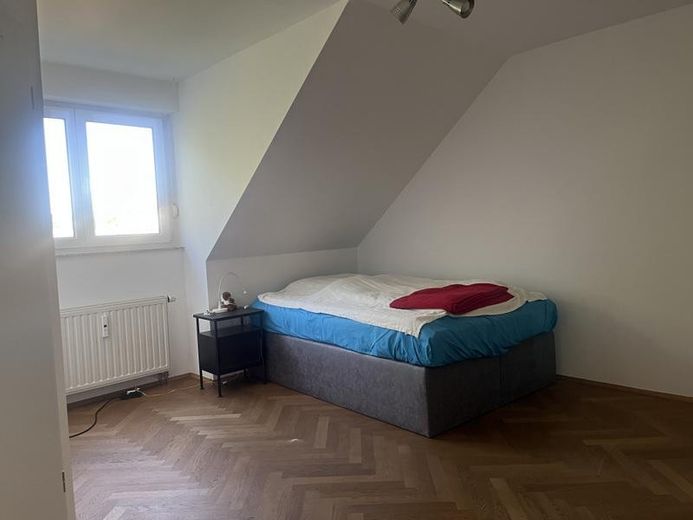 2. Schlafzimmer