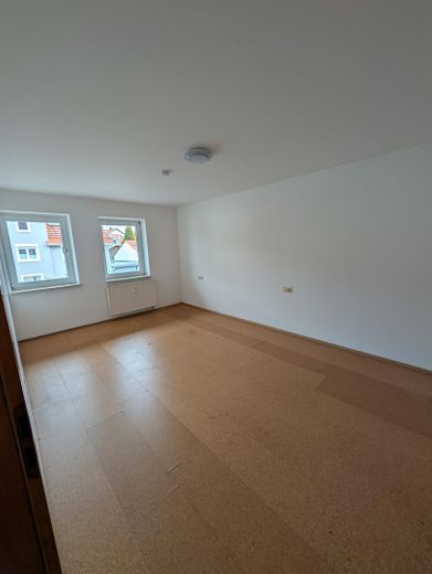 RENDITE > 7% mgl. o. Eigennutzung und Kapitalanlage kombiniert-MFH mit Ausbaupotenzial rd.350 m2 – 1. OG Wohnung 5 Zimmer
