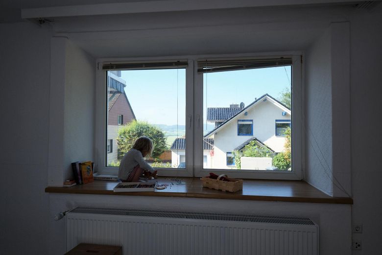 Einfamilienhaus im schönen Osterwald mit schöner Aussicht – Wohnzimmer EG