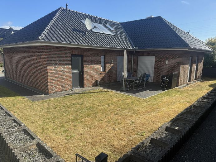 Winkelbungalow - barrierefrei & komfortabel, in sehr ruhiger TOP-Lage – Rückseite