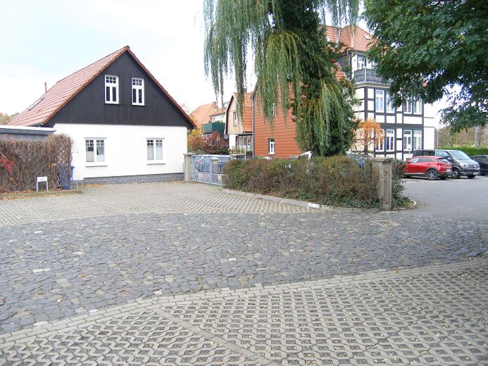 PKW-Stellplätze ab 35 €/M - Altstadt-Zentrum von Wernigerode – PKW-Stellplätze mit Toranlage