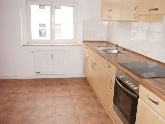 2. OG - Balkon -geräumige Küche - EBK *** ! frei ab 1.9.26 – Foto 1