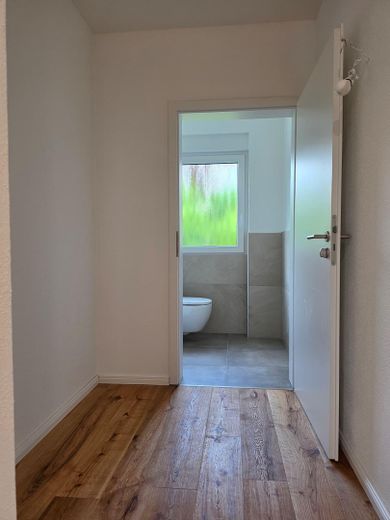 Hochwertiges Massivbau Einfamilienhaus / Zweiparteienhaus – Gäste WC OG