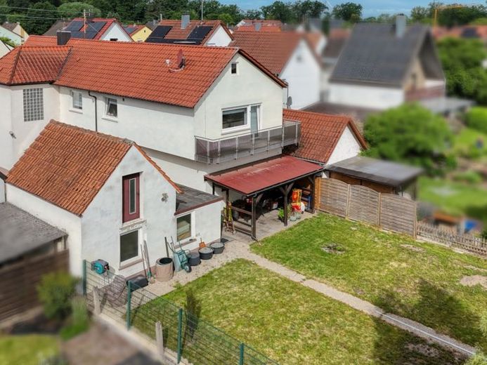 Kandel: Zweifamilienhaus in ruhiger Lage mit Garten – फोटो 1
